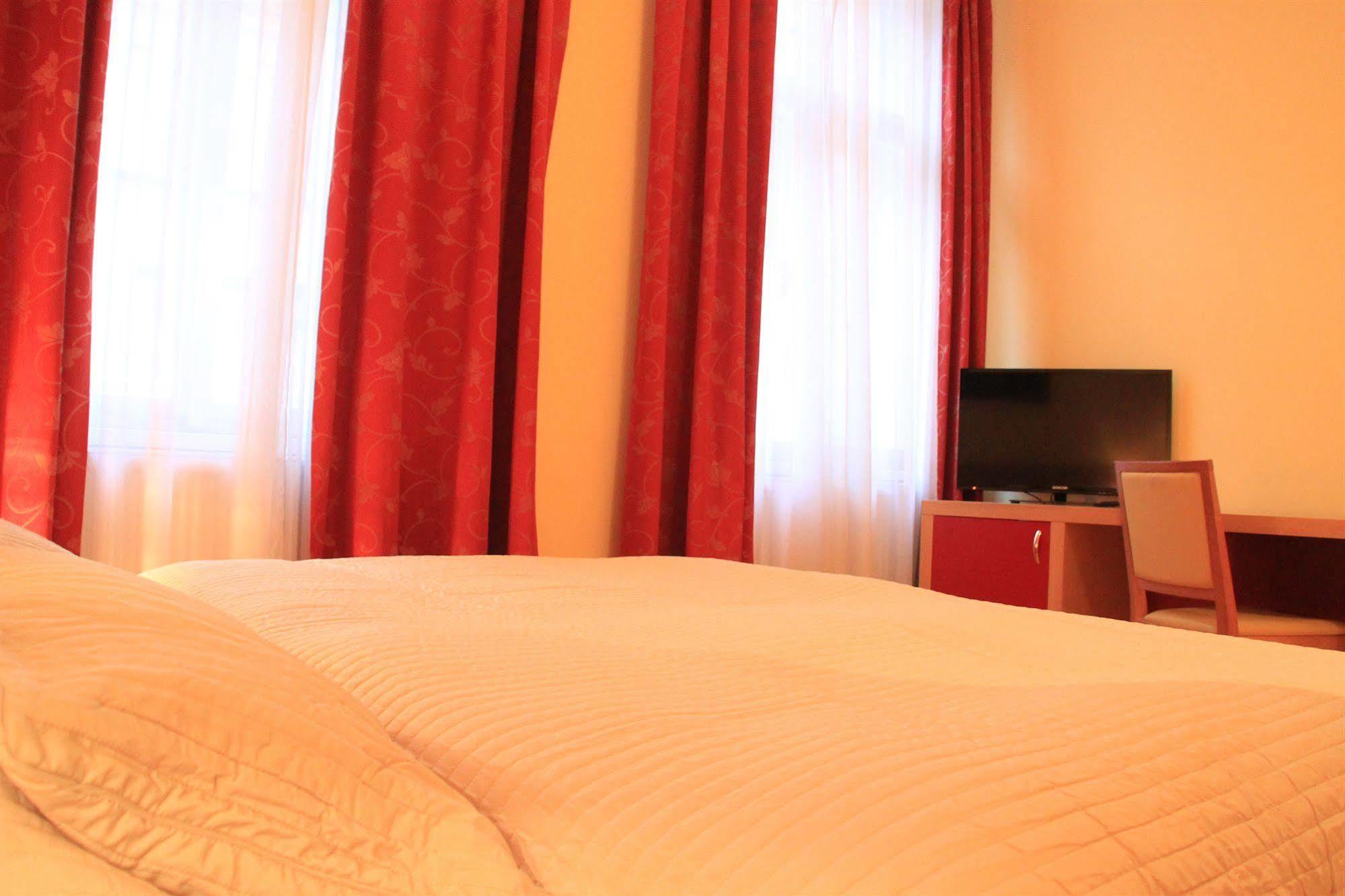 Lounge 3*